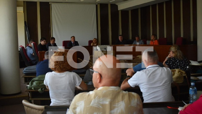 Fingiranje dijaloga o Zakonu